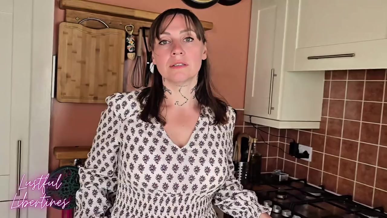 Jealous Stepmom Proves Her Natural Bush Is All I Need